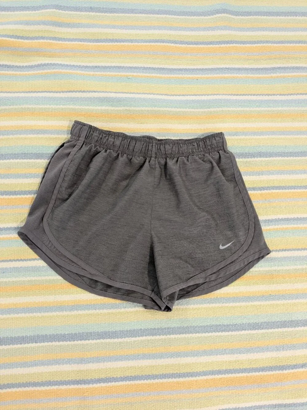 ⭐ Nike Gray Tempo Athletic Shorts Size Small